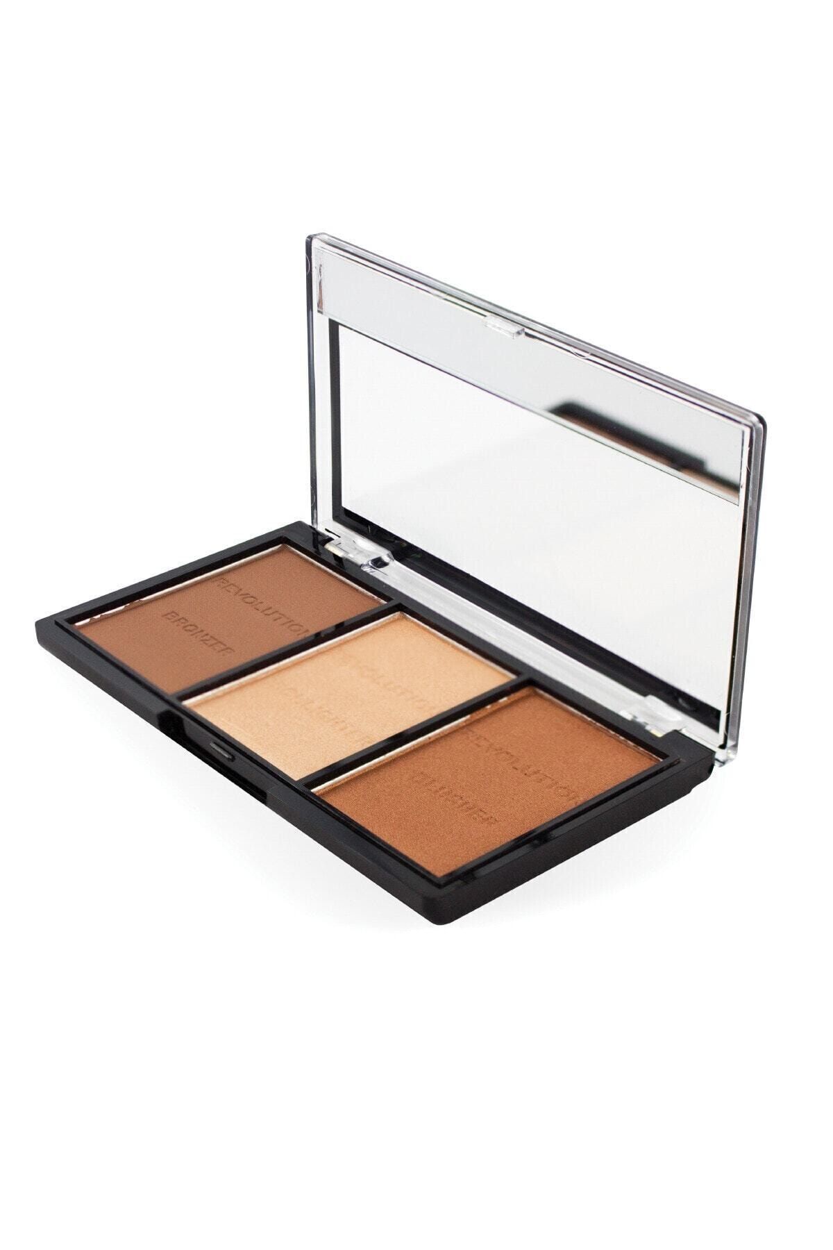 Ultra Sculpt & Contour Palette C04 Light/med 5029066043504 Revolution