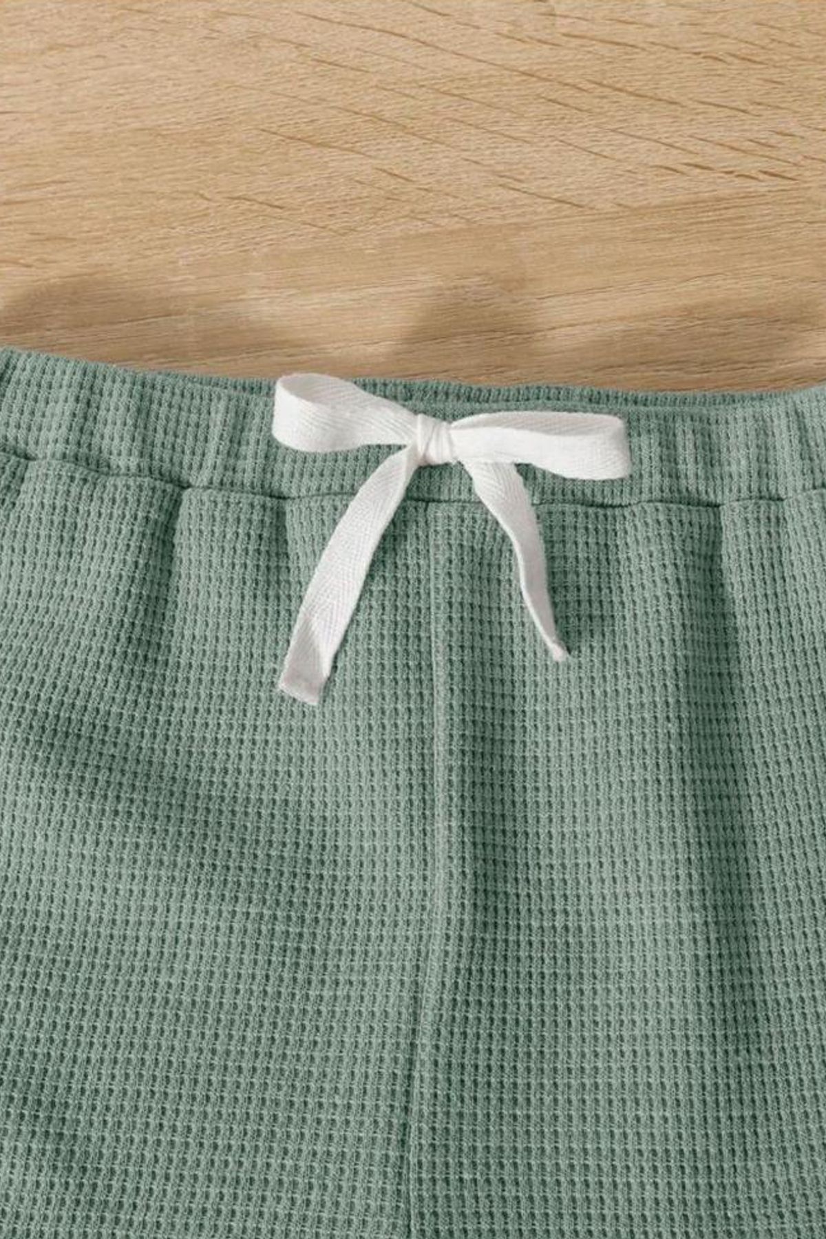 Bubito Waffle Görselli V Yaka Pamuklu Yazlık Bebek Çocuk Şort Takım-Yeşil fotoğrafı 5 (önizleme)