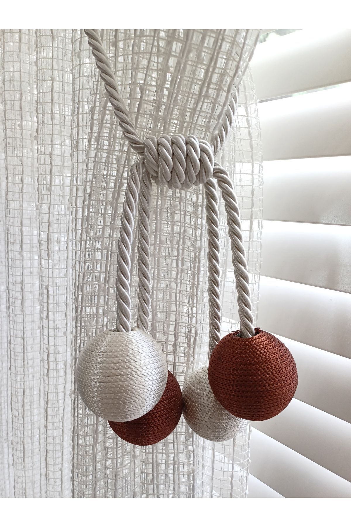 venedik home-4 Ball Modern Ecru Curtain Binding Apparatus - Brchol with Cord, Wrapped Tulle and Background Detail 3