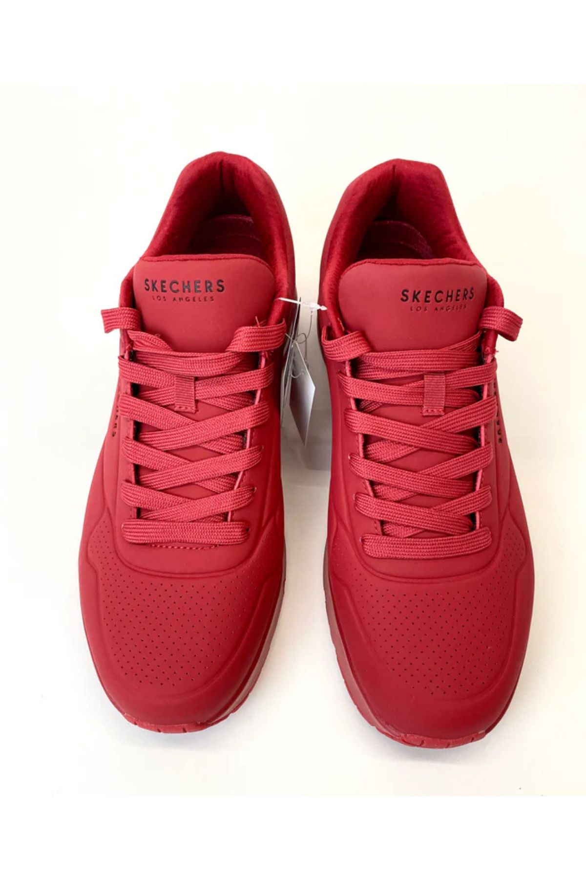 کفش دو و تمرین قرمز مردانه زنانه Uno روی هوا 52458 ورزشی بایستید Skechers