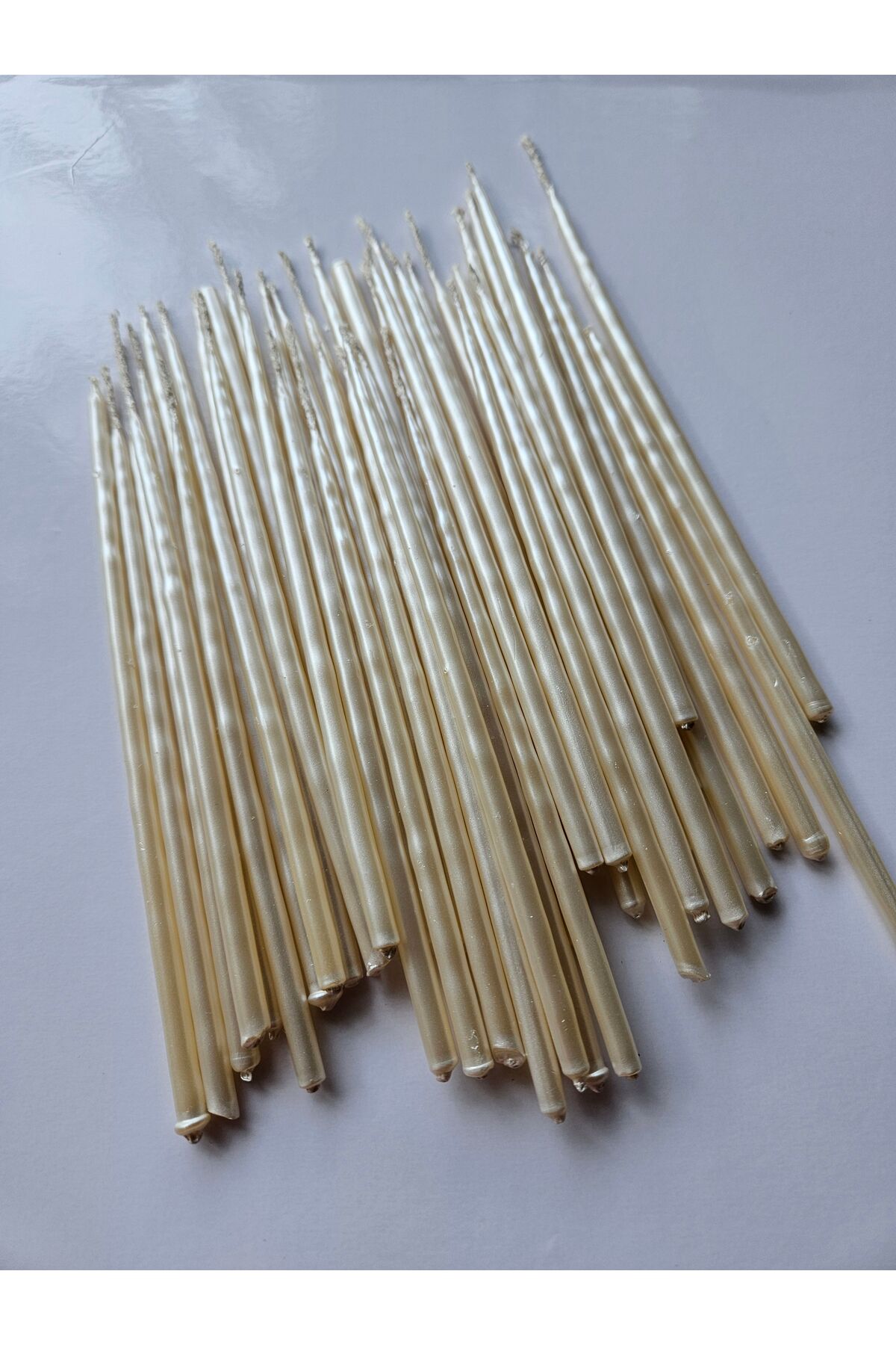 kutula 32 20 cm sedef beyaz pasta mumu