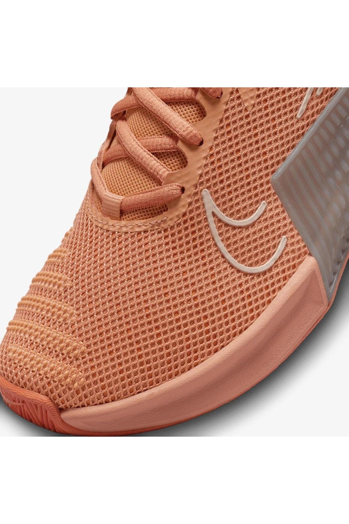 اسنیکر چند رنگ زنانه Metcon 9 در کفش ورزشی روزانه آسان است Nike