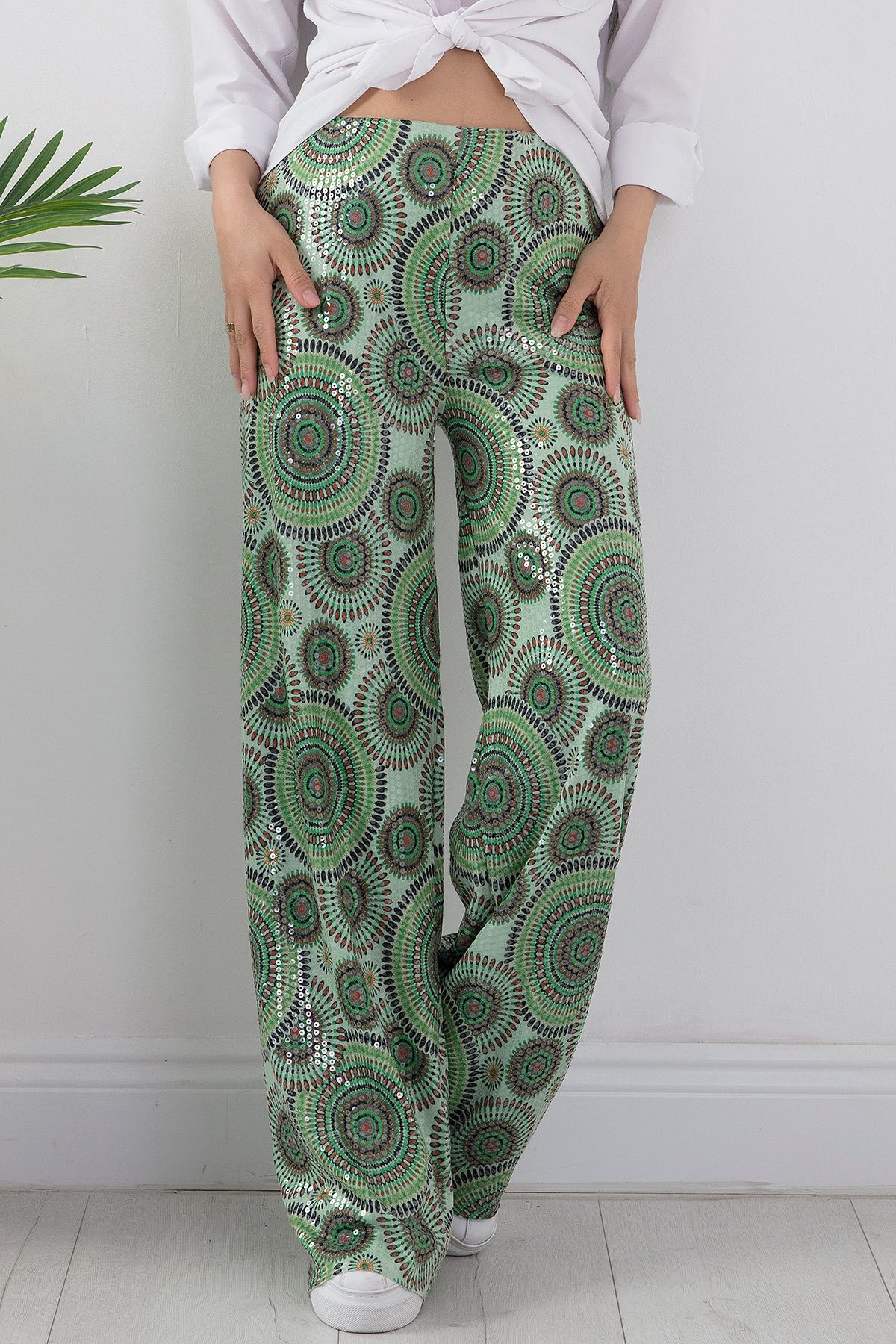PULLIMM-ESP048 Model Sequin Elastic Waist Trousers 3