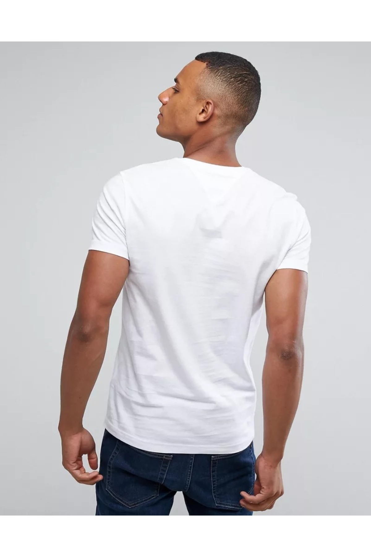 تیشرت Tommy Hilfiger تامی هیلفیگر جامد ضروری MW0MW27539 اورجینال - تصویر 4