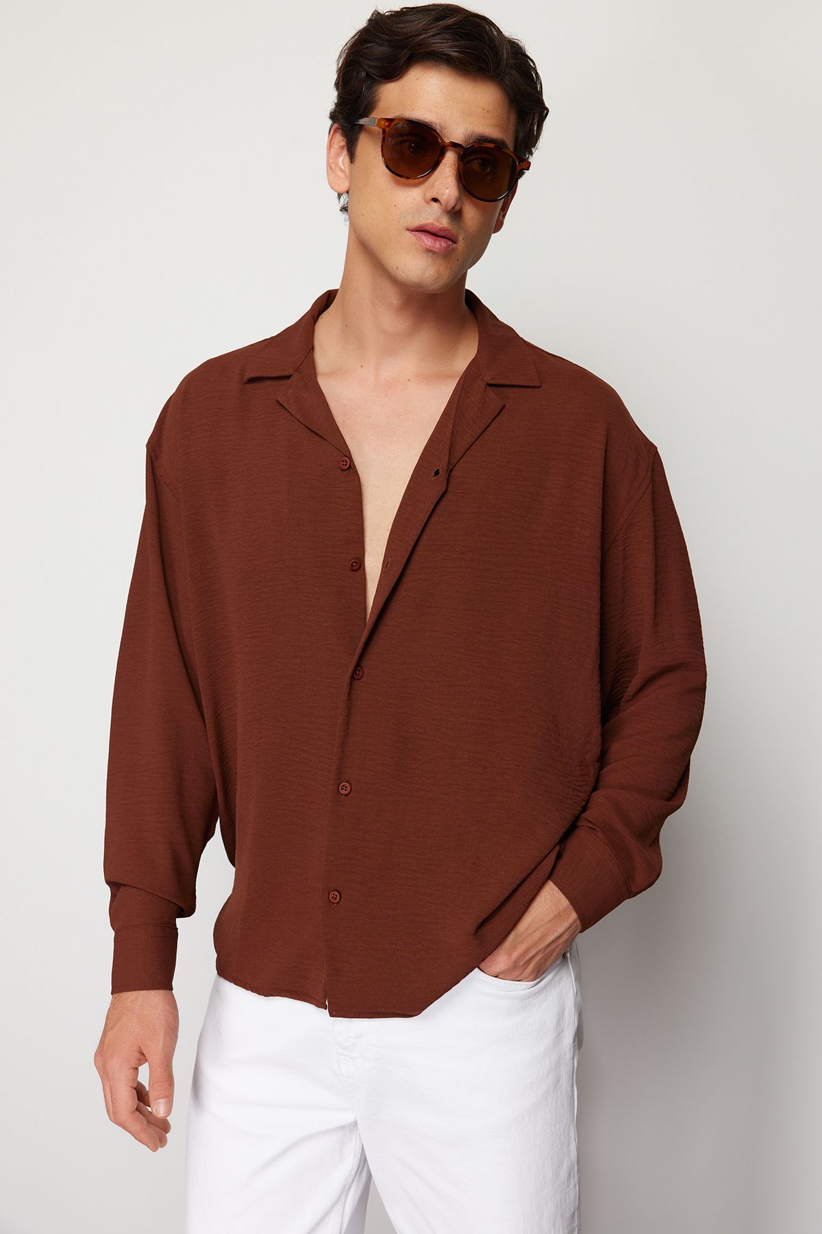 Trendyol Collection Letnia Lniana Koszula Oversize Z Kołnierzykiem Apaş – Mężczyzna - L