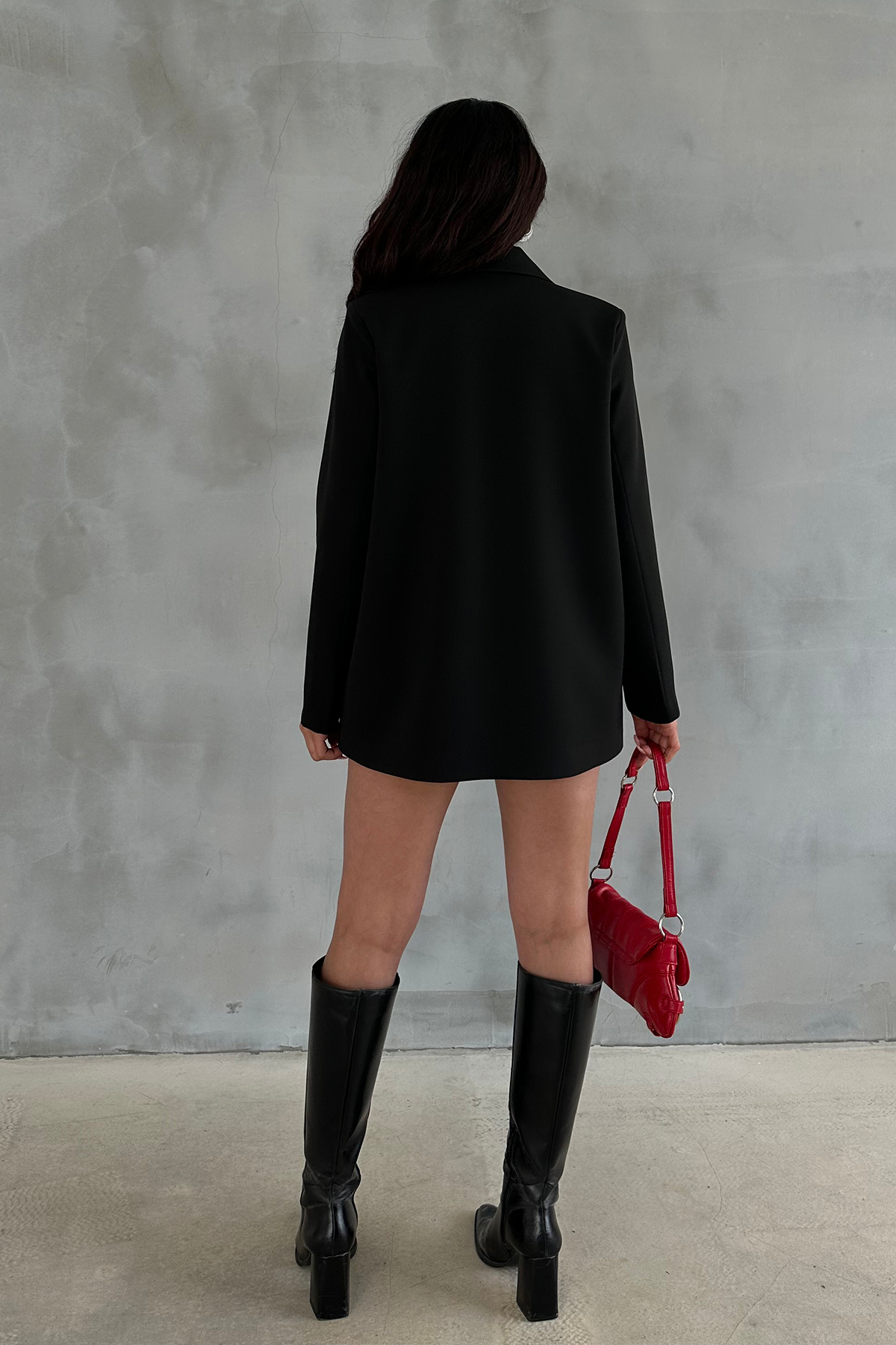 Ortaya Çık Дизайнерско черно сако с кука и детайли