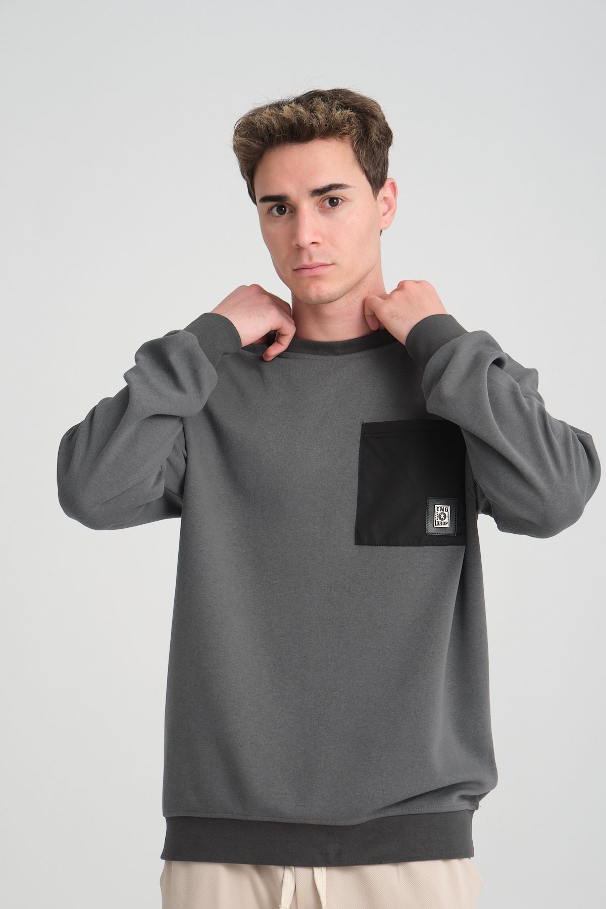 Erkek Yumuşacık Kumaşlı Oversize Fit Yuvarlak Yakalı FÜME Sweatshirt