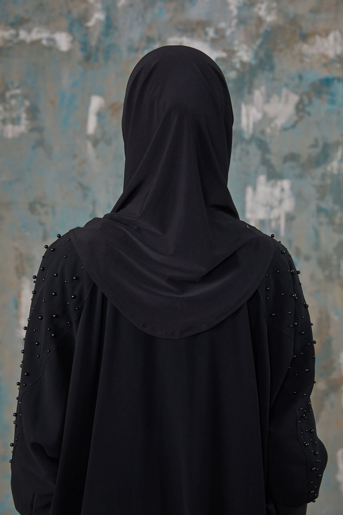 Differenza-Black Cross Hologram Bonnet - Stylish Design 7