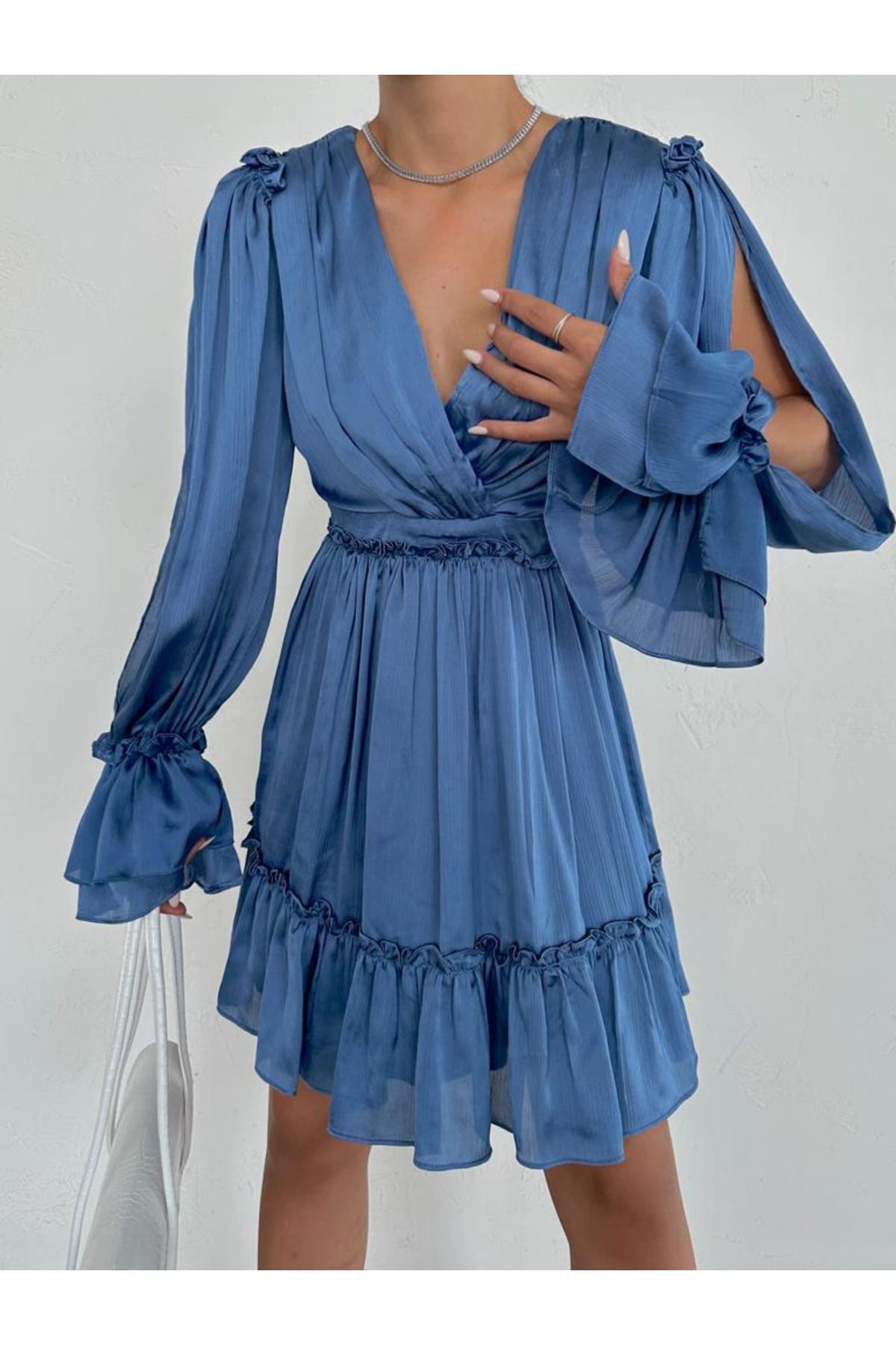 Kol Detaylı Sırt Dekolteli Mavi Mini Şifon Abiye Elbise - Abiye ve Mezuniyet Elbisesi