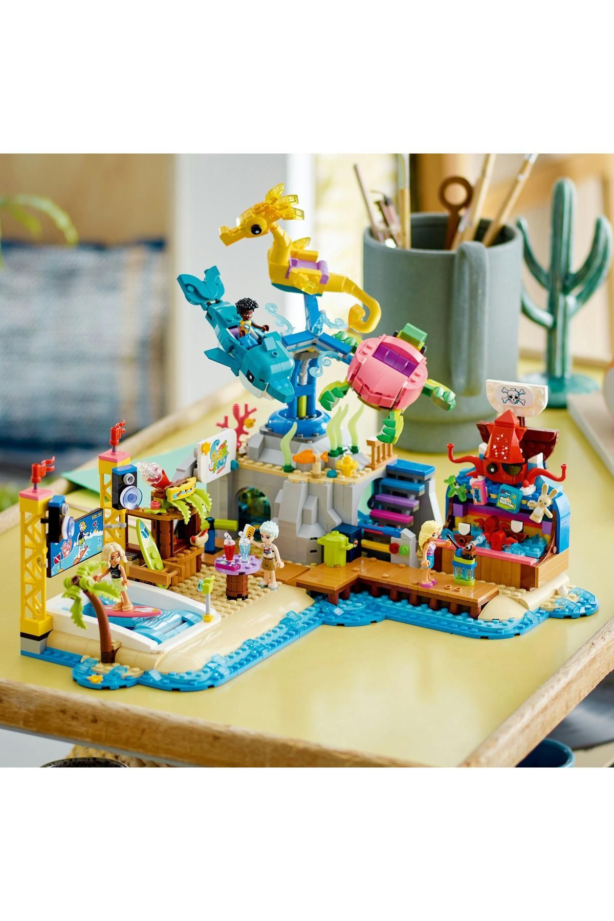 لگو: پارک ساحلی لونا (1348 قطعه)   LEGO