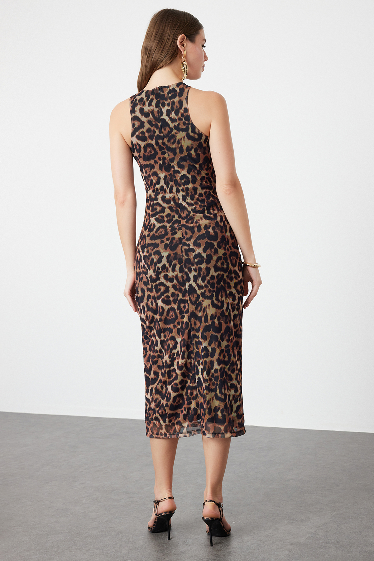 Trendyolmilla  Kahverengi Çok Renkli Hayvan Desenli Leopar Örme Tül Şık Abiye Elbise TPRSS24EL00202 - Görsel 10