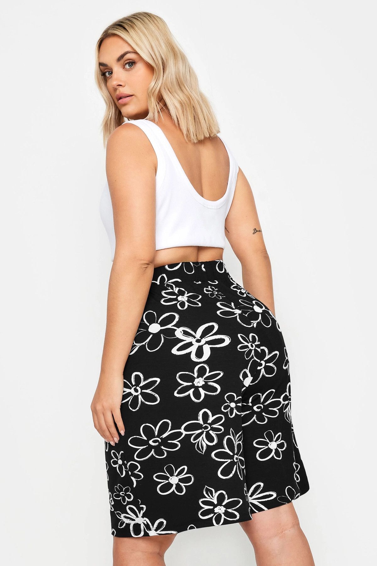 Stil Diva-Large Size Elastic Waisted Patterned Loose Fit Lycra Shorts145108 5