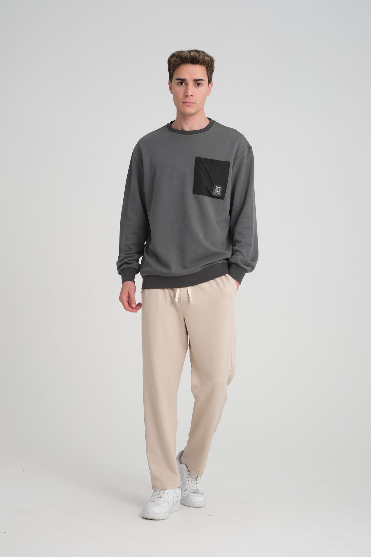 Erkek Yumuşacık Kumaşlı Oversize Fit Yuvarlak Yakalı FÜME Sweatshirt