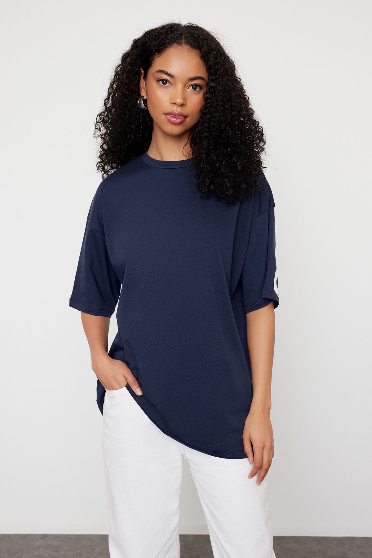 Trendyol Collection-Navy Blue Oversize Knitted T-Shirt - 100% Cotton, Back Slogan Print, TWOSS24TS00091 4