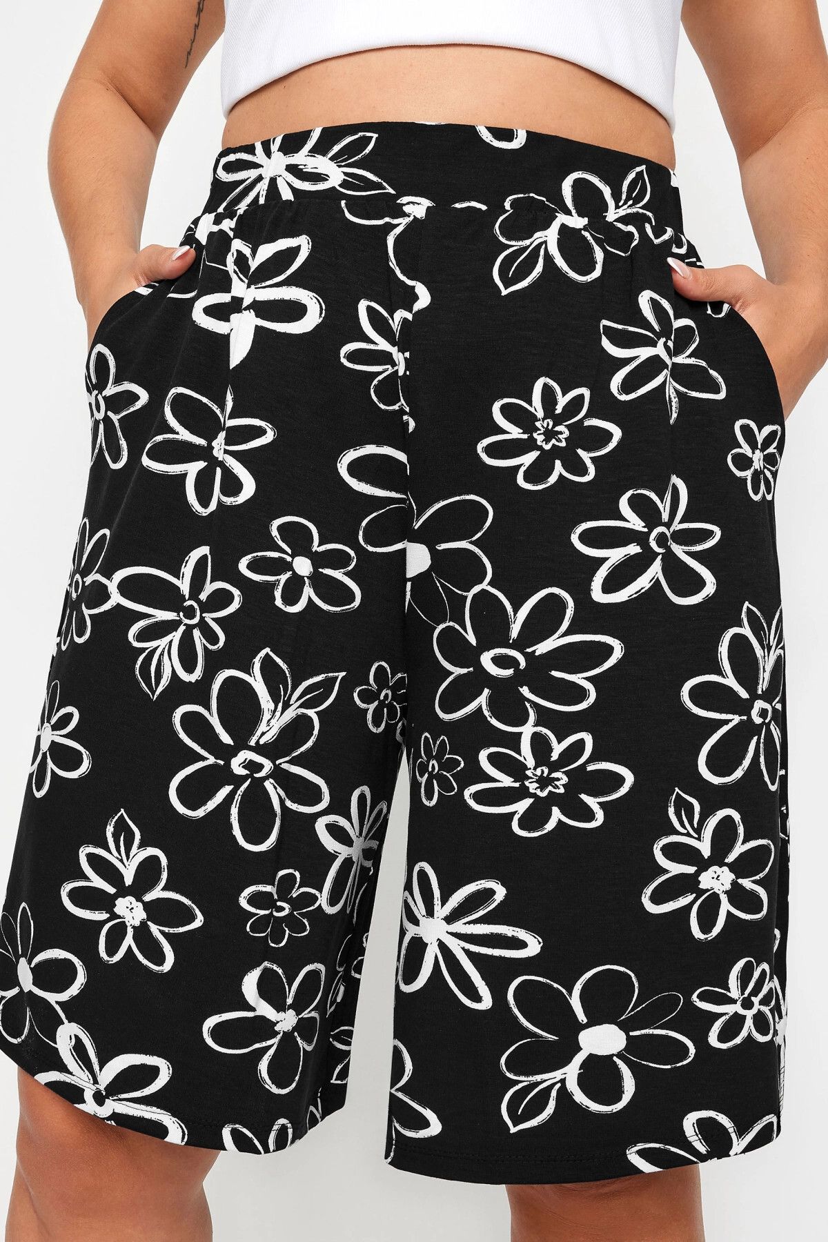 Stil Diva-Large Size Elastic Waisted Patterned Loose Fit Lycra Shorts145108 4