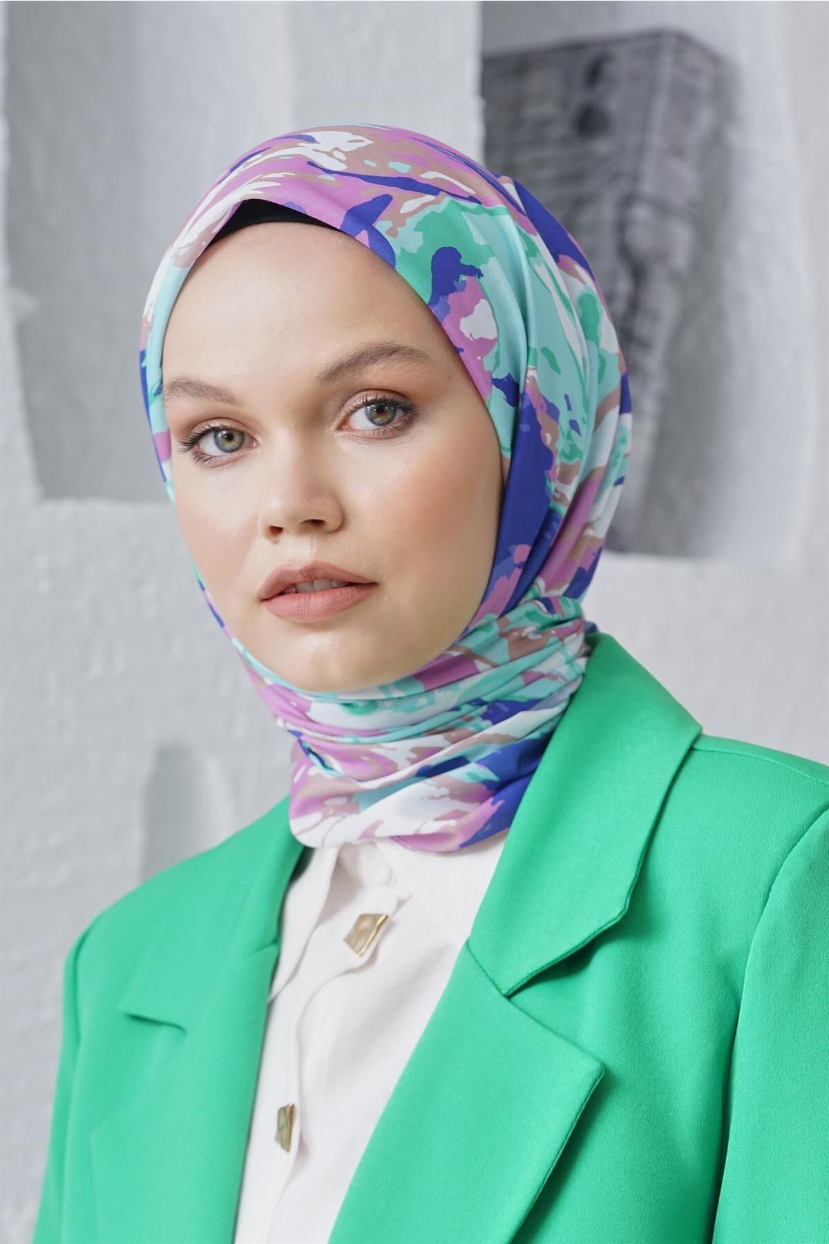 روسری آبی حجاب کتانی مخلوط به رنگ Loryan