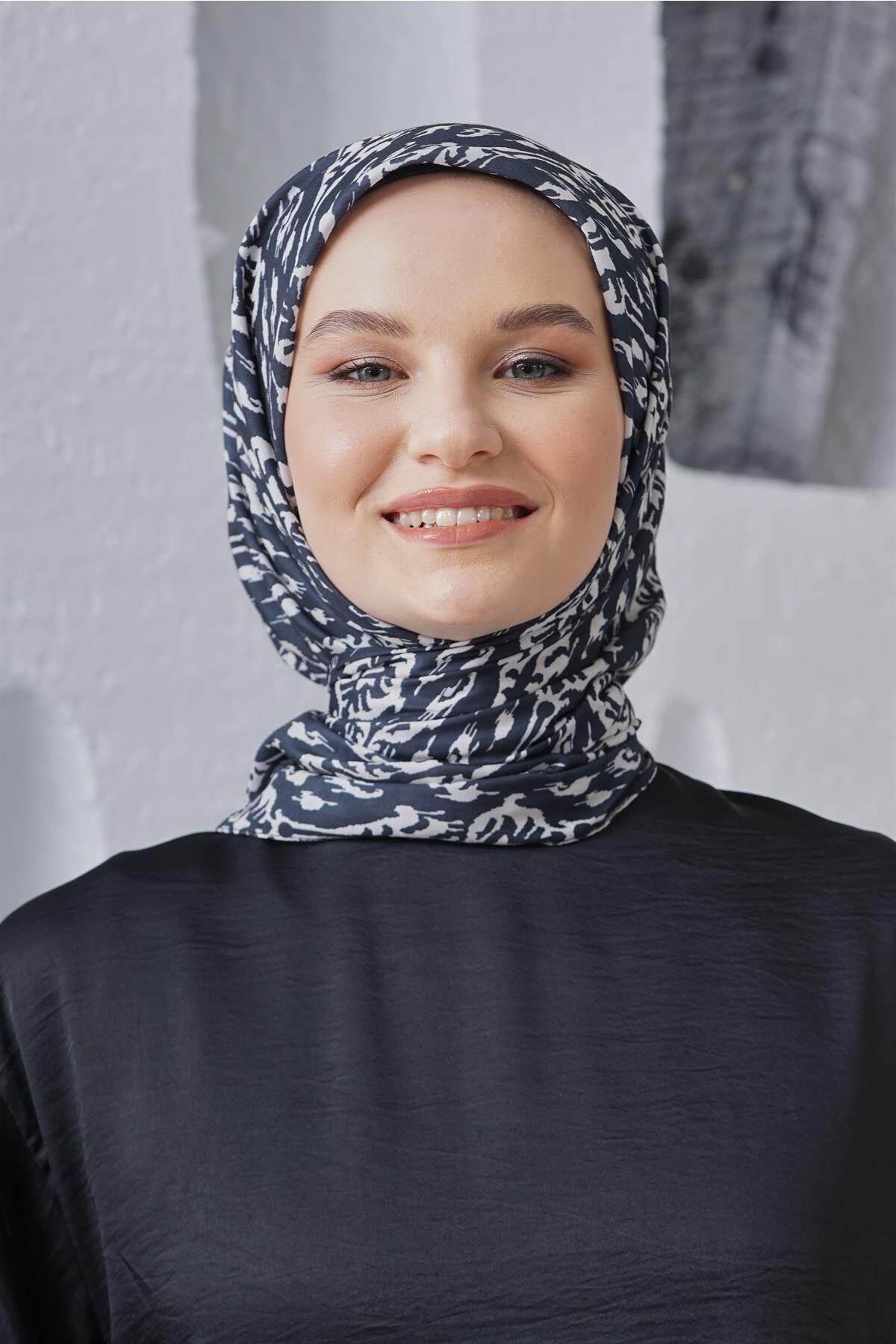روسری سیاه حجاب کاشی پنبه مخلوط Loryan