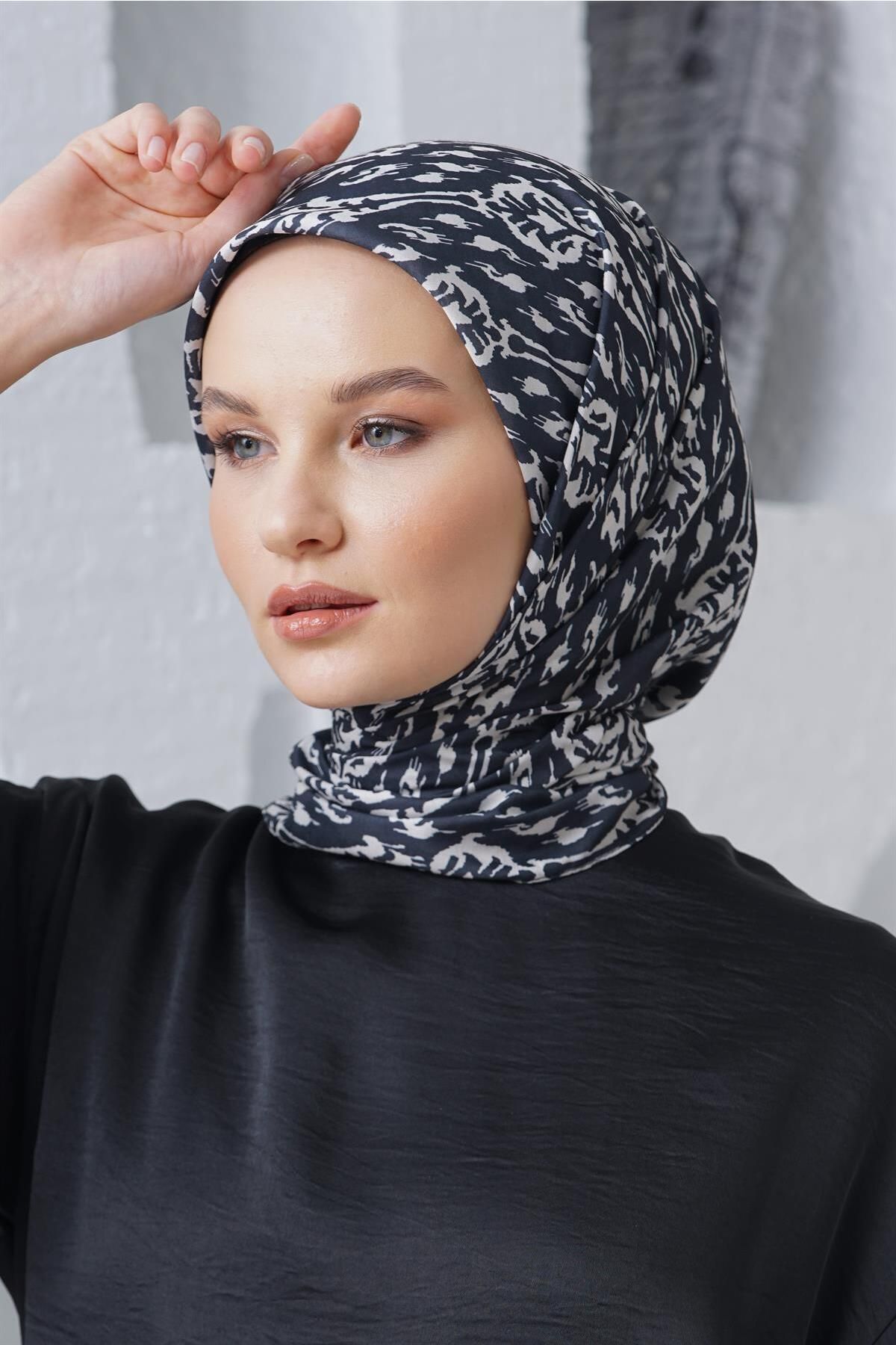 روسری سیاه حجاب کاشی پنبه مخلوط Loryan