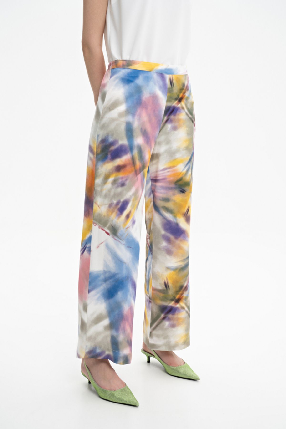 Aker-Patterned Loose Fit Pants 4