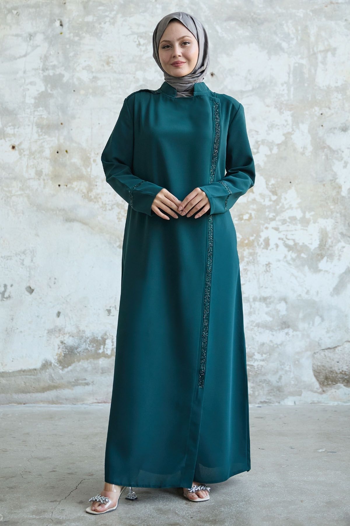 Воротник и передняя часть халата InStyle Stoned Petrol Abaya MS00TZ7935