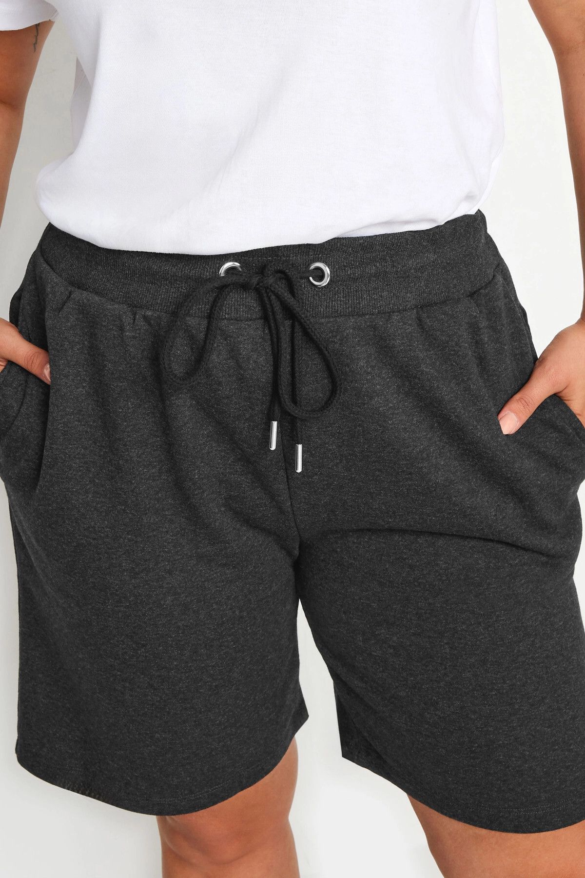 Stil Diva-Comfortable Fit Large Size Shorts - Pockets and Drawstring Waist303207 4