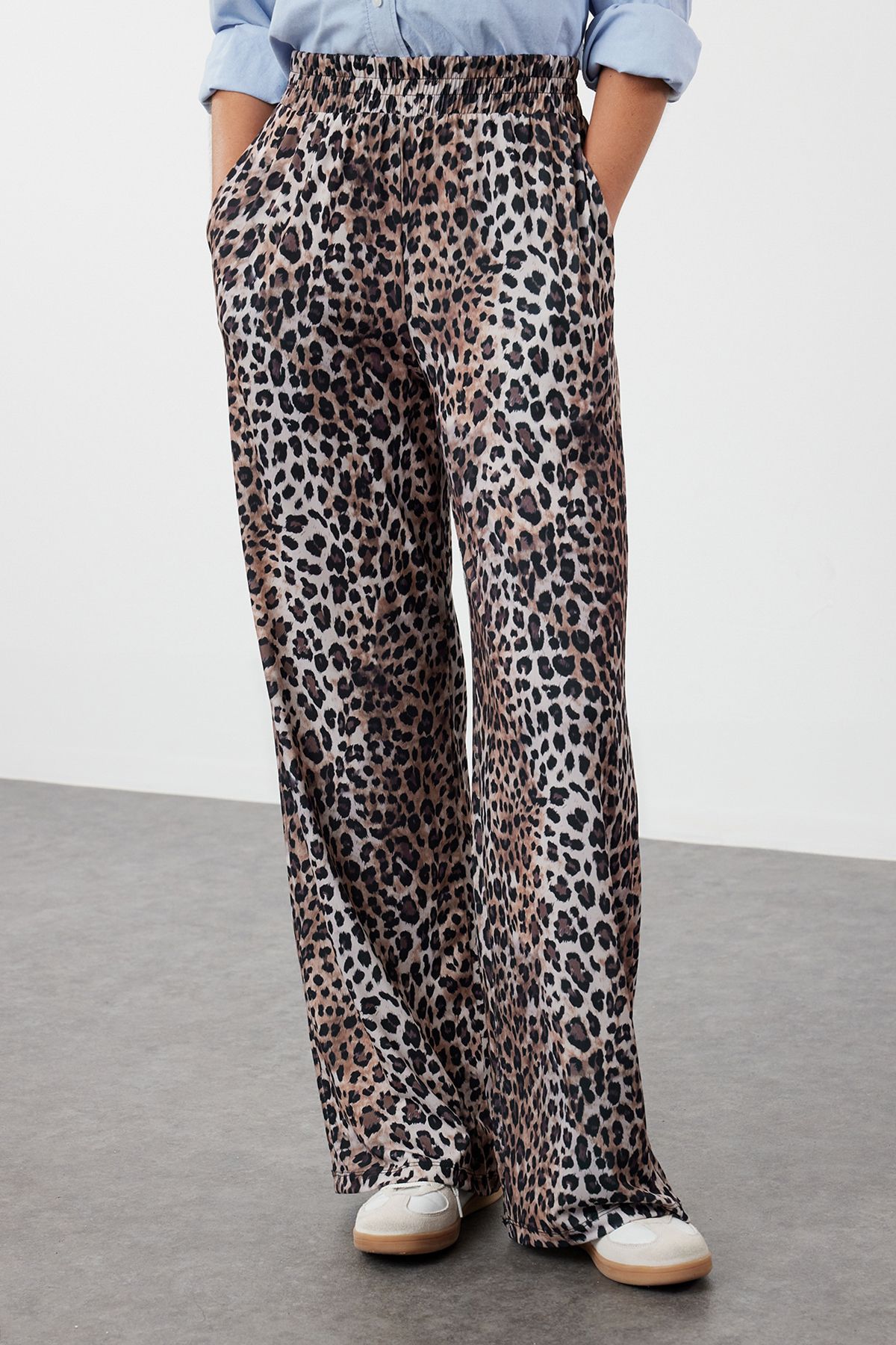 Trendyol Collection-High Waist Flexible and Comfortable Cut Leopard Printed Trousers - TWOSS23PL00129 4