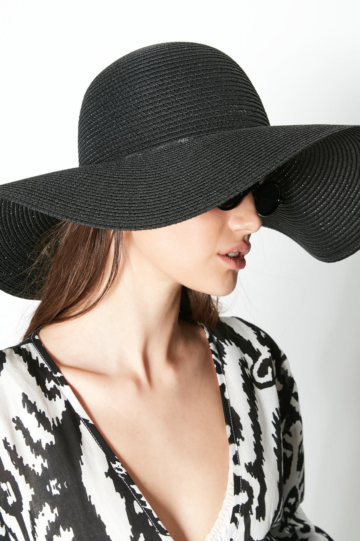 complete the look image