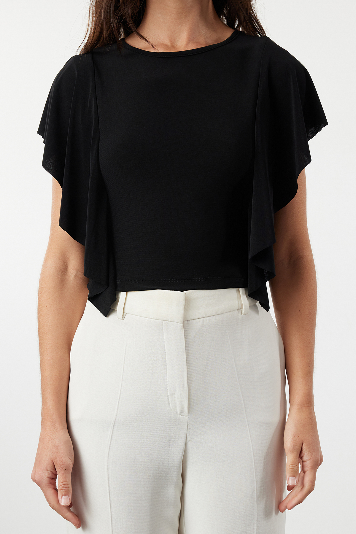 Trendyolmilla  Siyah Kolları Fırfır Detaylı Bisiklet Yaka Esnek Örme Bluz TWOSS24BZ00636 - Görsel 2