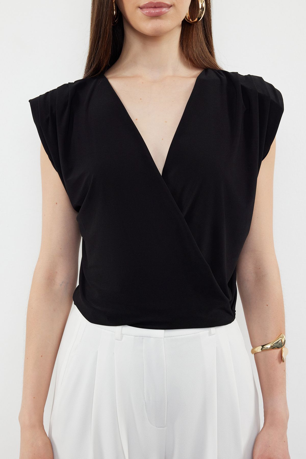 Trendyol Collection-Schwarze, zweireihige, flexible Strickbluse mit normaler Form und wattiertem Kragen TWOSS24BZ00632 3