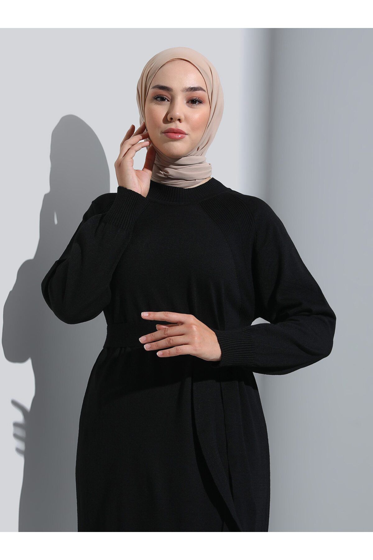 Refka-Gürtel Detaillierte Reglan Ärmel Strick Hijab Kleid - Schwarz - Refka 6