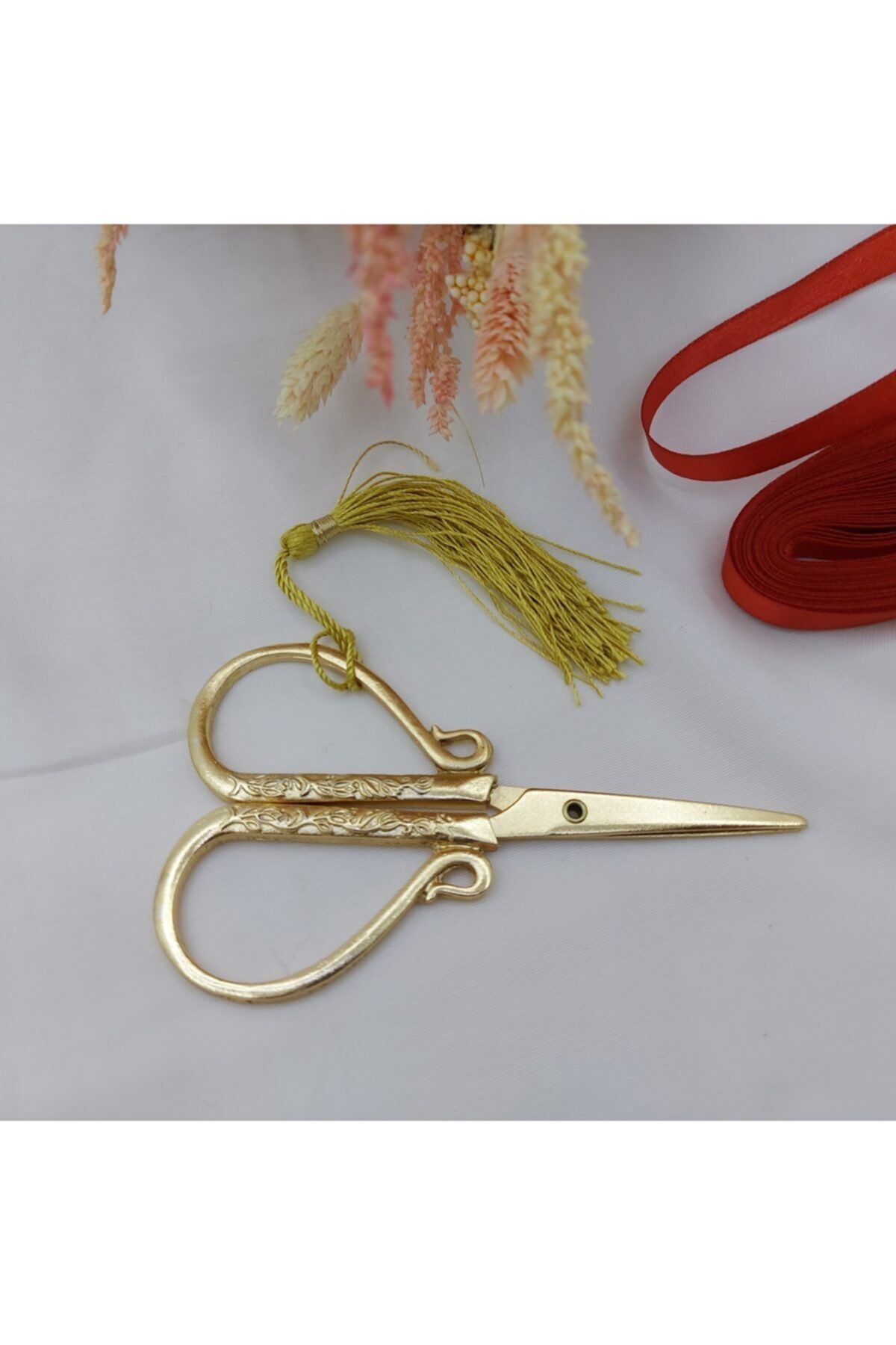 Aker Hediyelik-Yellow Scissors with Heart Motif and Stylish Design Metal Embroidered Style Scissors Model 3