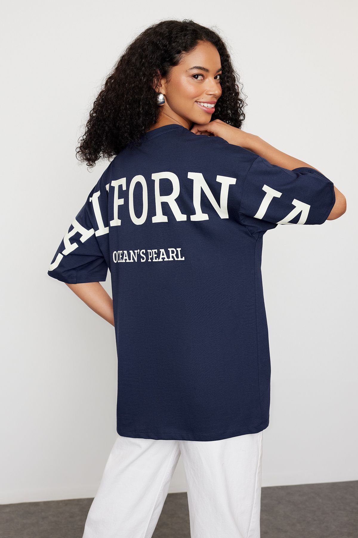 Trendyol Collection-Navy Blue Oversize Knitted T-Shirt - 100% Cotton, Back Slogan Print, TWOSS24TS00091 2