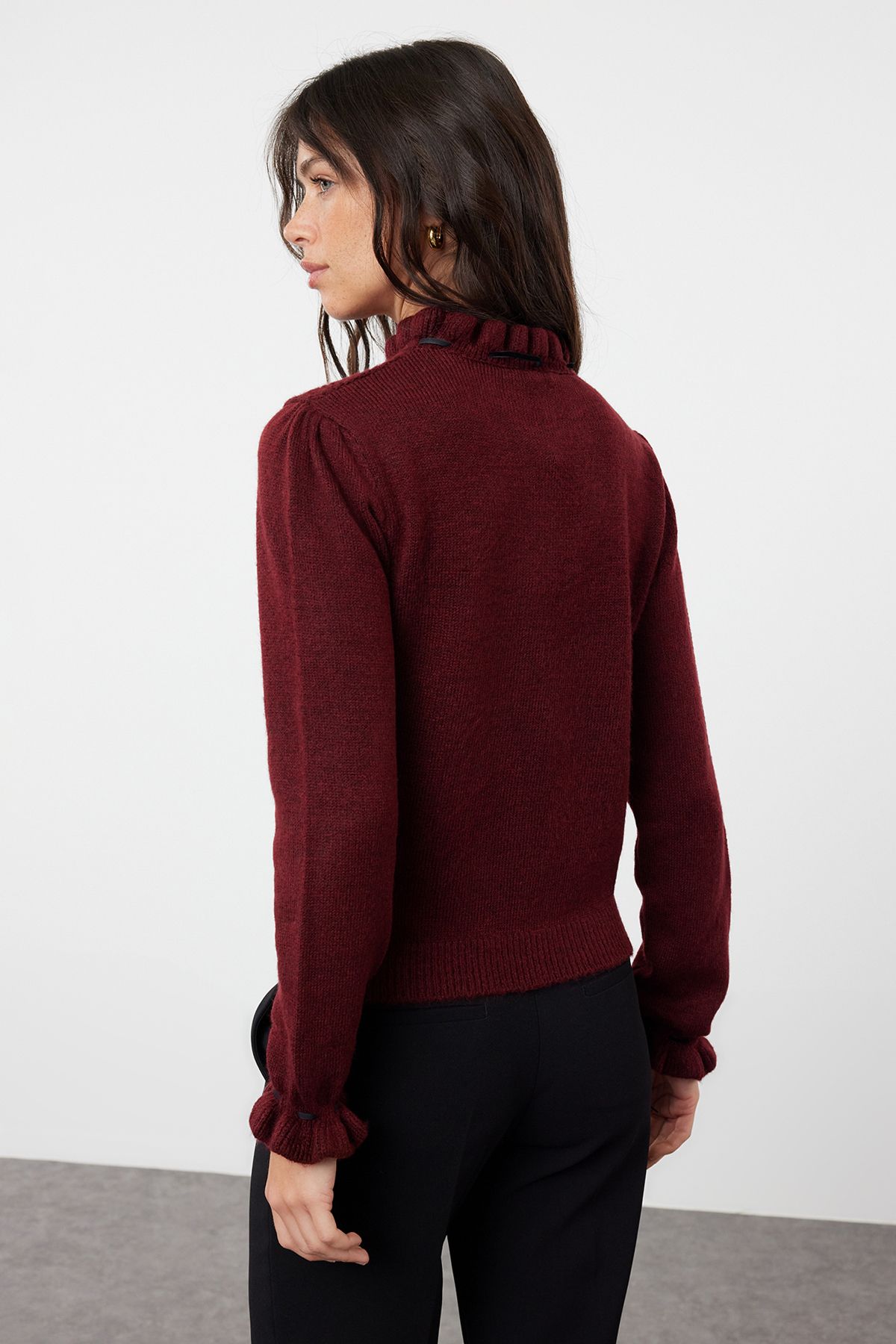 Trendyol Collection-Sweter z dzianiny Claret Red - miękka faktura, ażurowe zdobienia i kokarda Twoaw21Kz2355 5