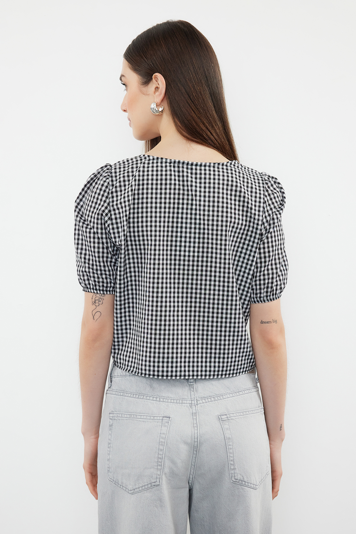 Trendyolmilla  Siyah Büzgülü Pötikare Crop Dokuma Bluz TWOSS24BZ00643 - Görsel 5