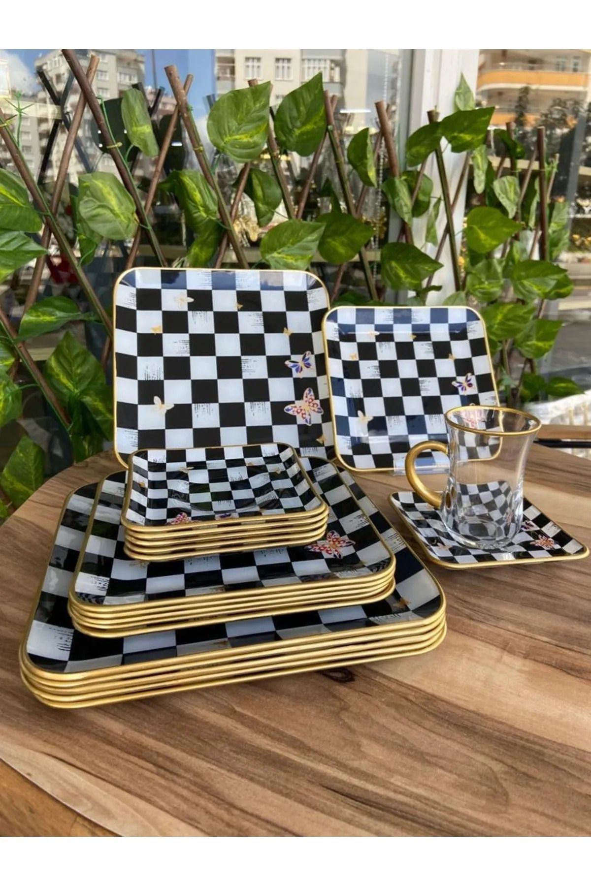 B&M-Breakfast Set - 24 Pieces with Checkered Butterfly Pattern and Square Handles 1