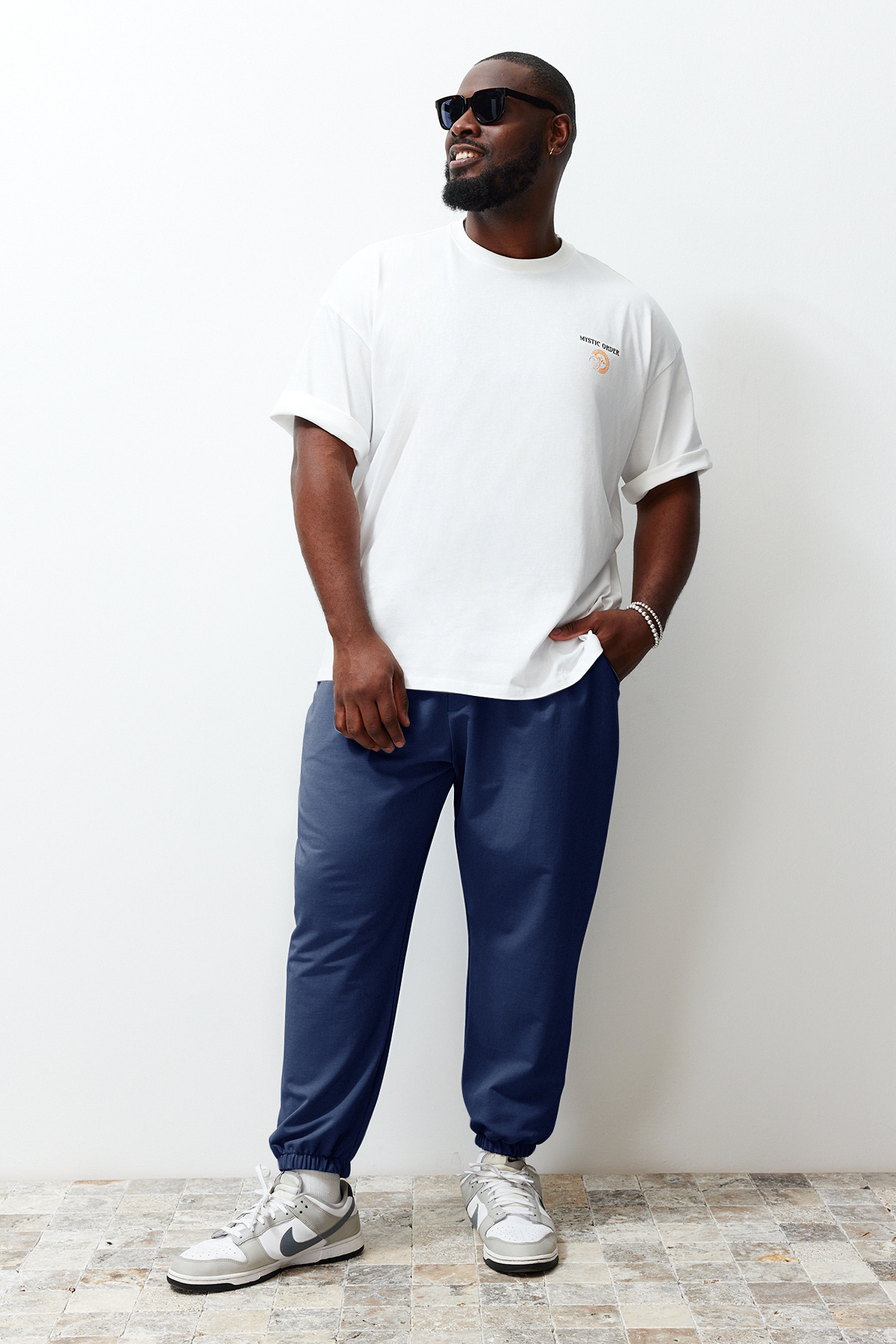 Trendyol Collection-Nagyméretű Indigo Oversize kényelmes, 100% pamut melegítőnadrág TMNSS24AJ00001 4