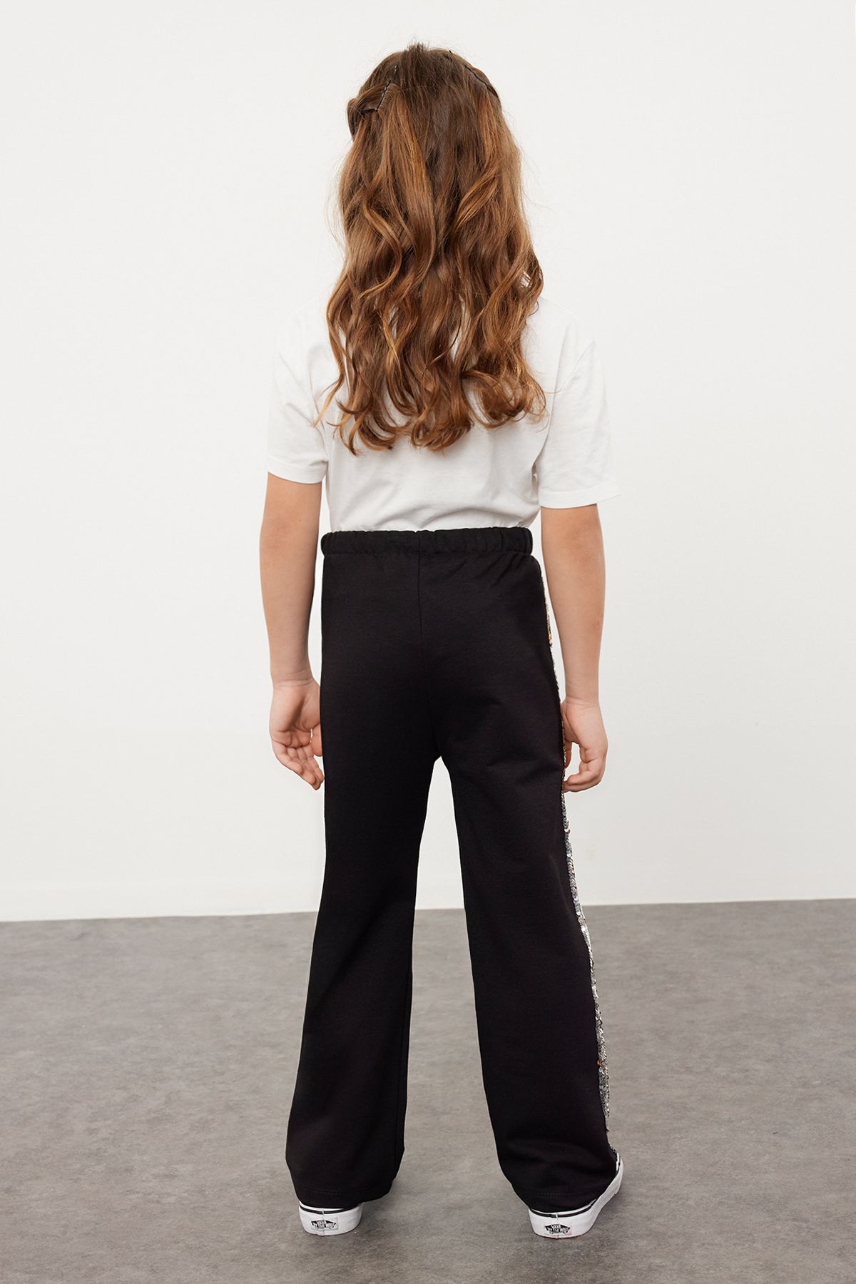 TRENDYOLKIDS-Dziewczęce czarne legginsy z szerokimi nogawkami - haftowane cekiny, dzianina bawełniana Tkdss24Ta00006 2