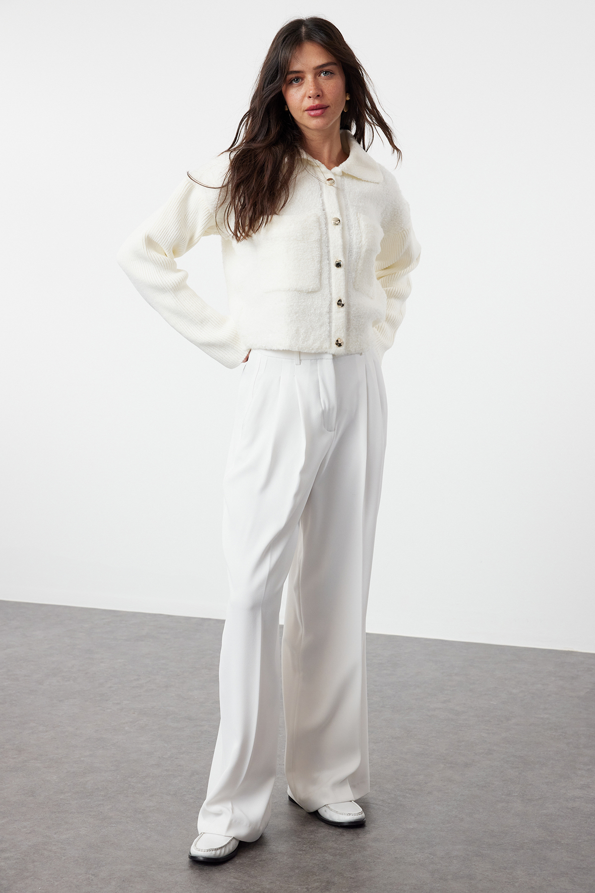 Trendyolmilla  Kemik Yumuşak Dokulu Polo Yaka Mont Görünümlü Triko Hırka TWOAW25HI00076 - Görsel 2