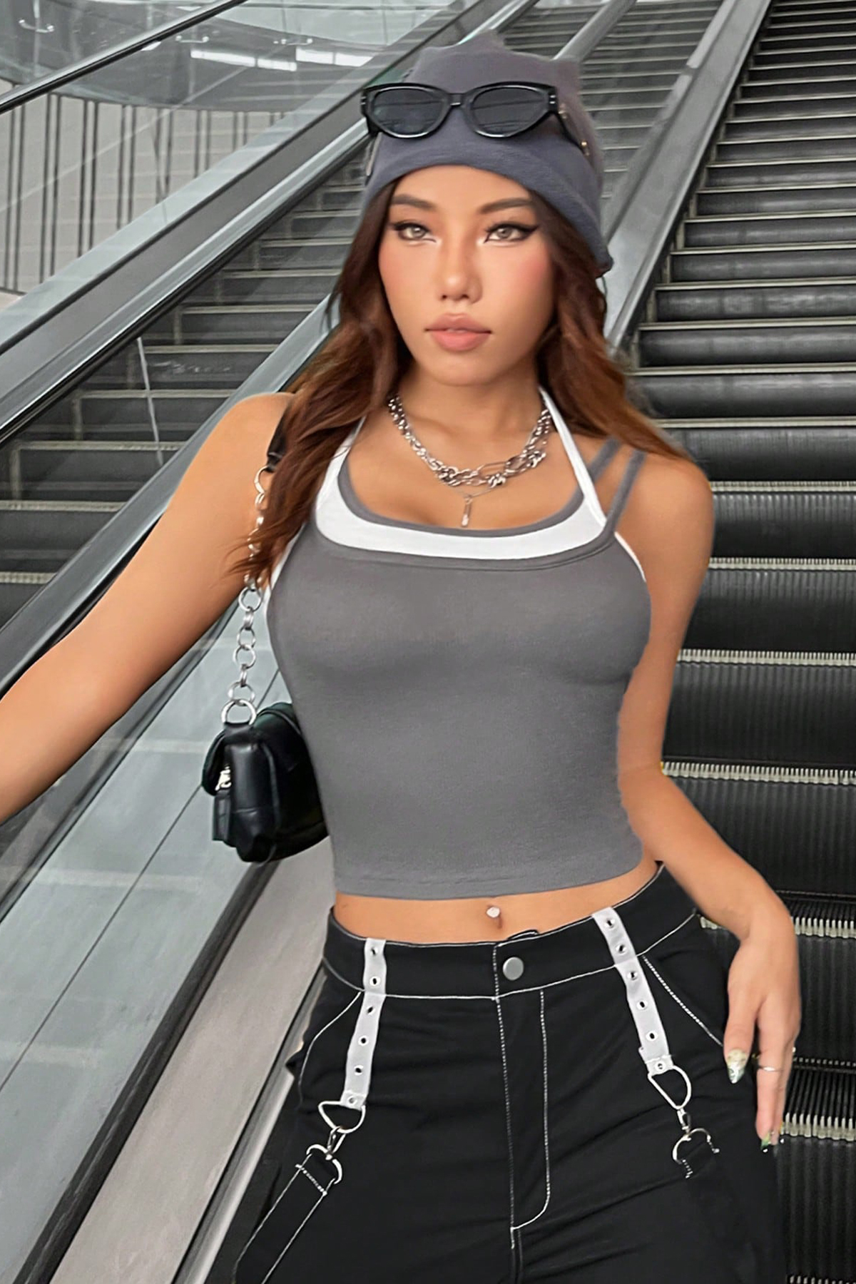 Imoda  Kadın Beyaz Antrasit Gri Çift Renk Çapraz Askılı Crop Top Bluz - Görsel 5