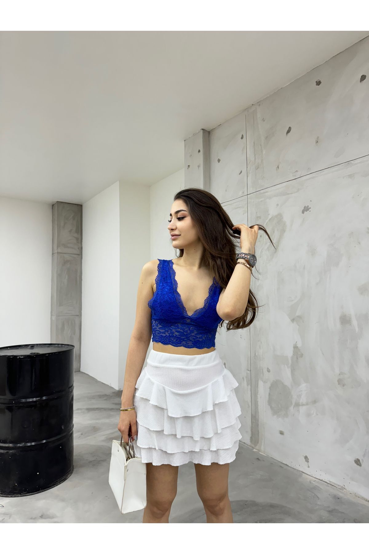 complete the look image