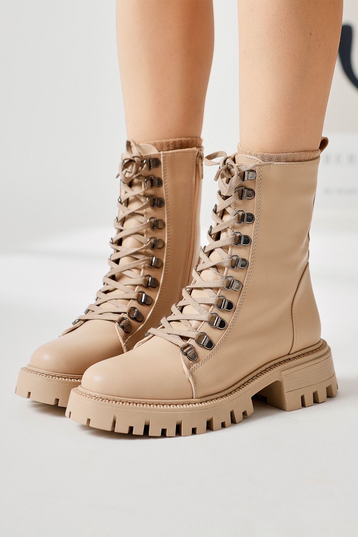 Suzette Nud, Women's Thick Bottom Boots with Beige Laces, Women's Bootie