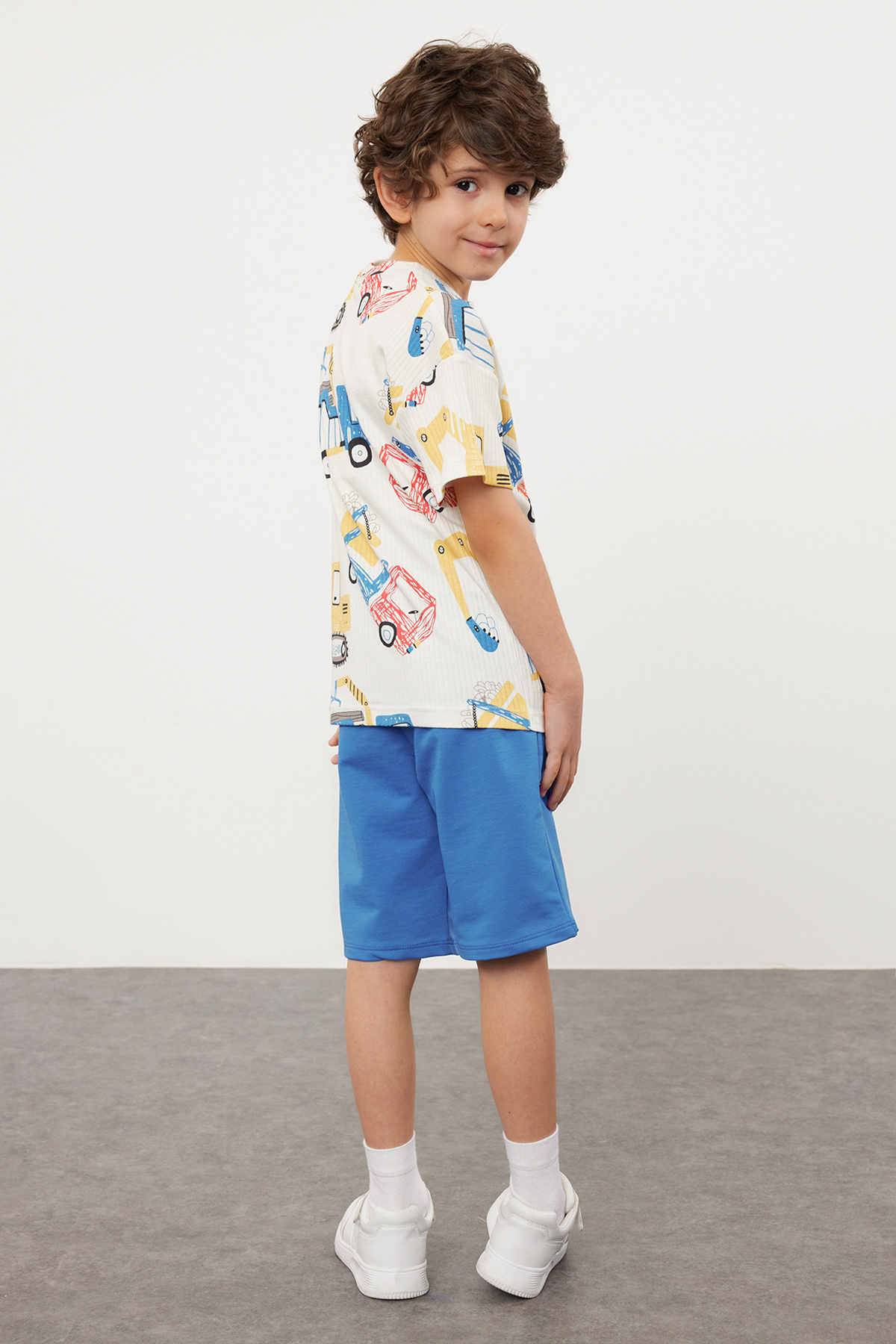 TRENDYOLKIDS-Boy's Cotton Car Print T-Shirt and Shorts Set - Ecru Tkdss24Au00026 2