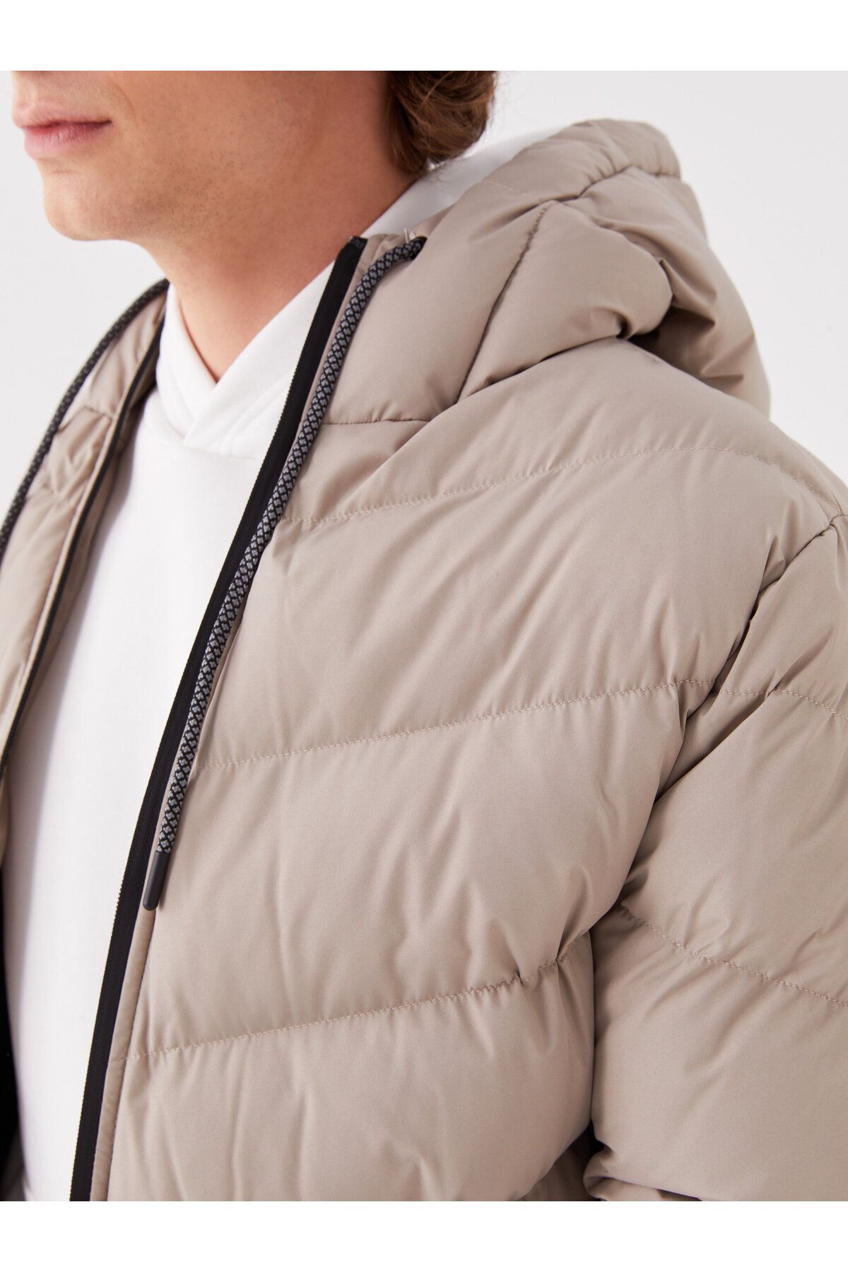 LC Waikiki-Herren-Pufferjacke mit Kapuze – Standardform 4