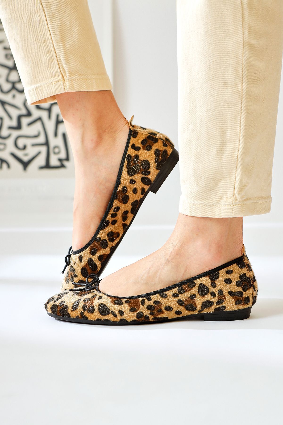 Limoya-Balerini Sille cu model leopard cu detaliu fundita cu pene 3