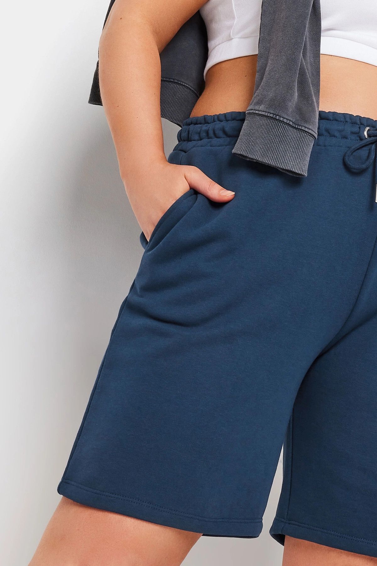 Stil Diva-Comfortable Fit - Plus Size Shorts with Drawstring Waist and Pockets303199 4