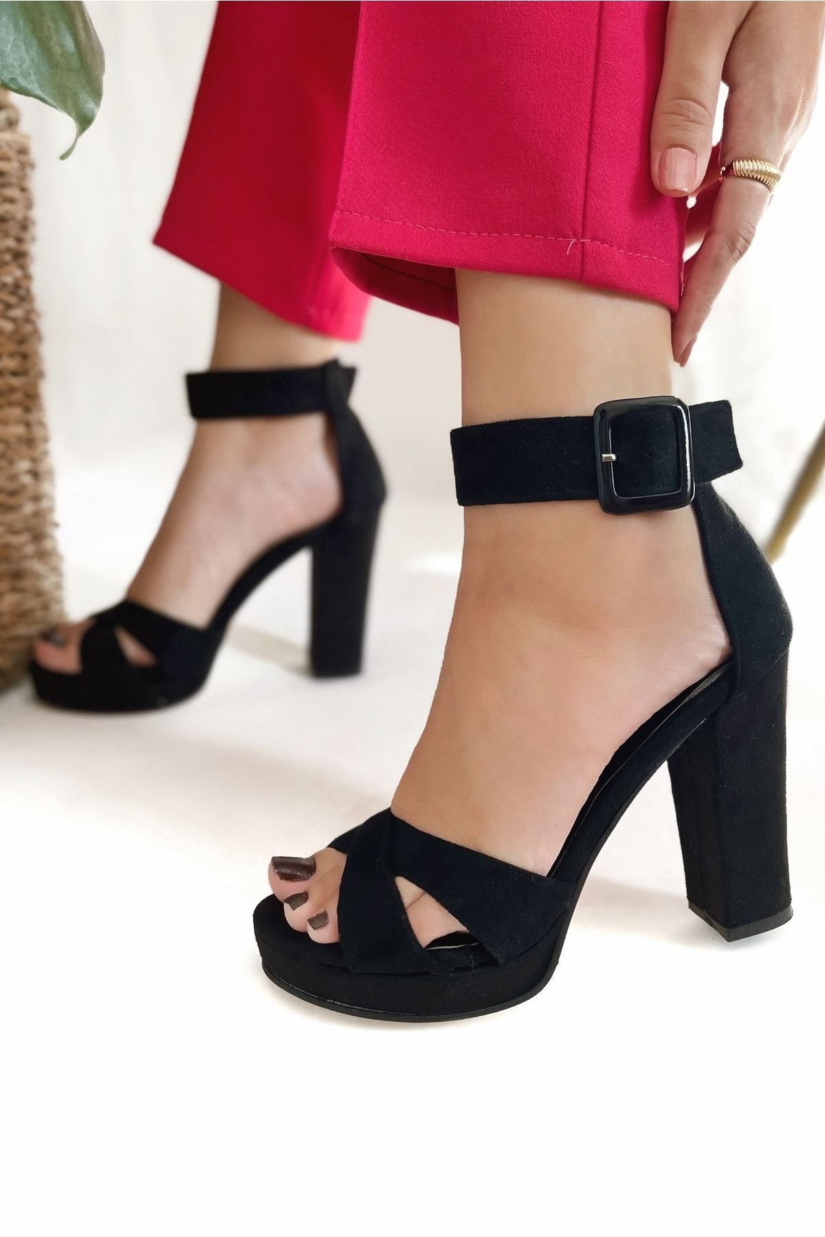 POLKA STORE-Pantofi negri din piele întoarsă cu platforma cu toc inalt Gloria Cross Strap 1