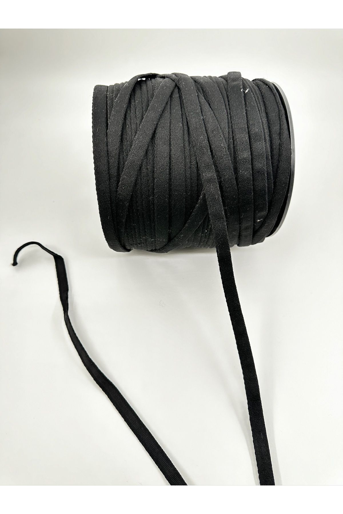 1 cm underwire tunnel 5 meters (placed in bra wire and sewn to the bra.)