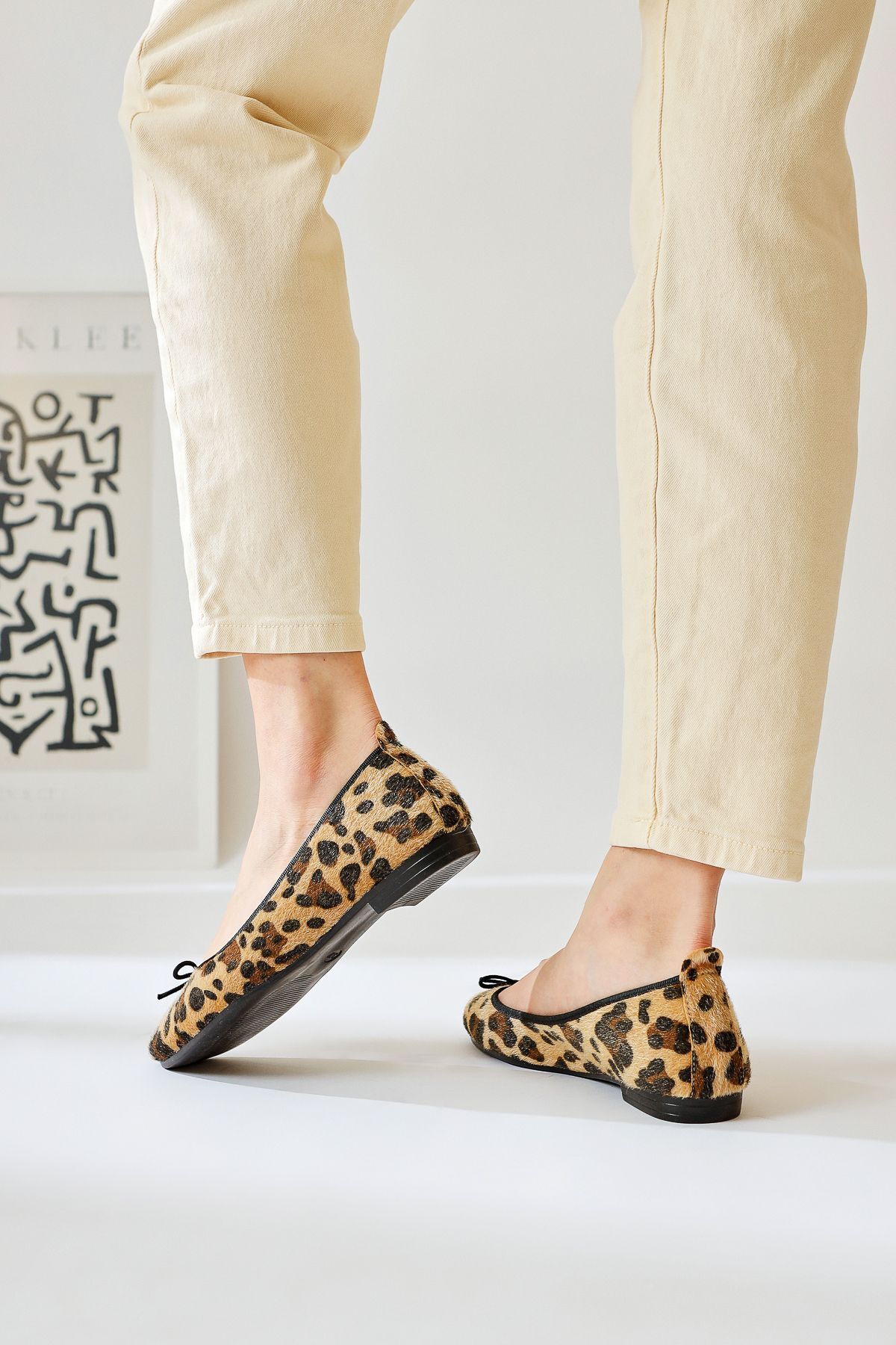 Limoya-Balerini Sille cu model leopard cu detaliu fundita cu pene 4