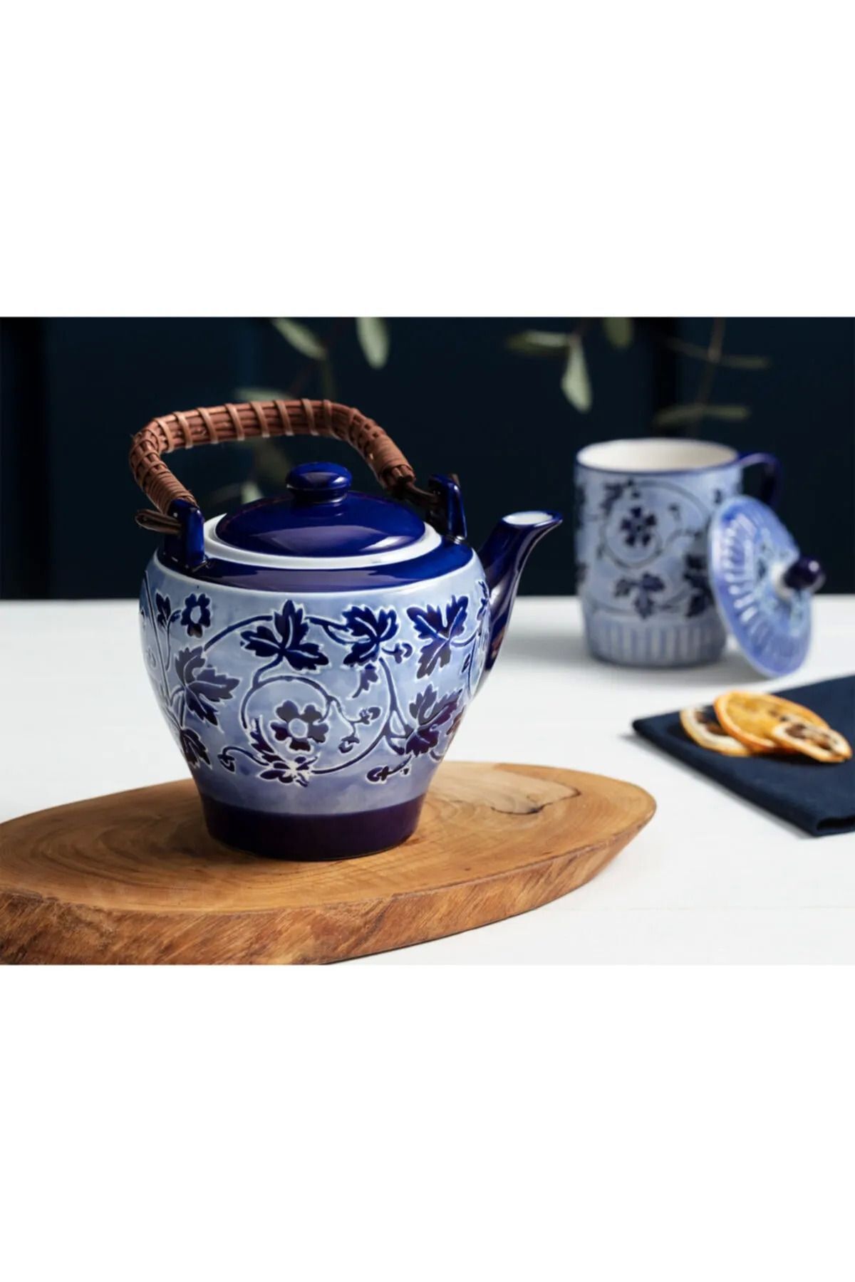M.C-Madame Coco Ravi Leafy Porcelain Teapot - 800 ml 2