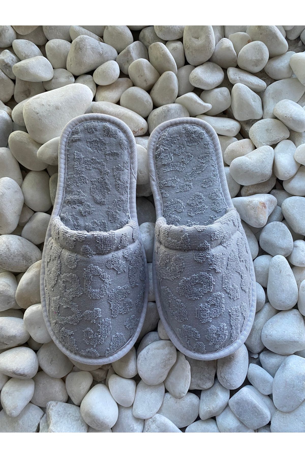 Lucy and Home-Leopard Patterned Jacquard Cotton Towel Slippers 1
